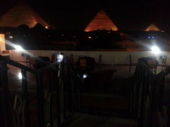 Pyramids Plateau Inn - Photo2