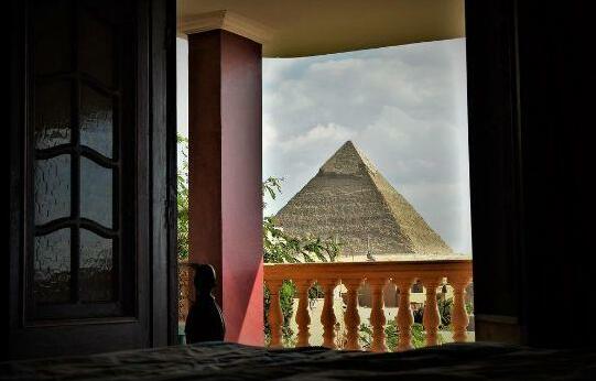 Pyramids Power Inn - Photo5