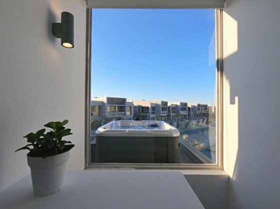 Modern 1 BR Duplex with Jacuzzi in Sholan El Gouna - Photo3