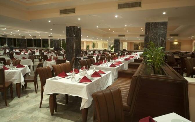 AMC Royal Hotel - Photo4