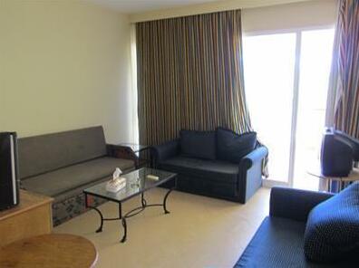 Gloria House 1 - Photo5