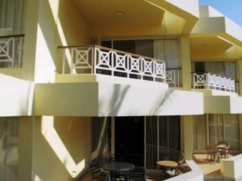 Gloria House 2 - Photo3