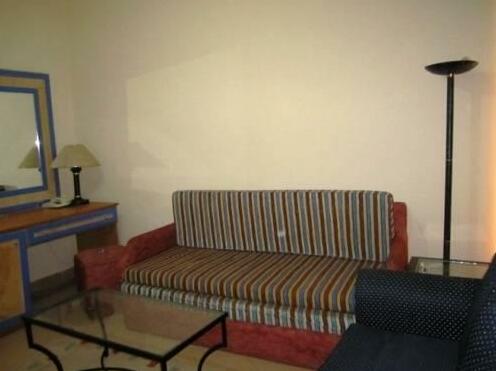 Gloria House 2 - Photo4