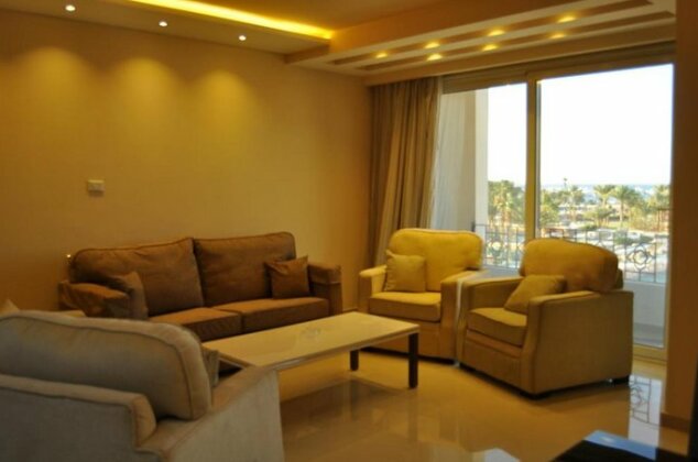 Luxury Two Bedroom Apartment With Sea View - Photo2