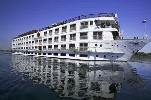 Travcotels Cruise Luxor Hotel