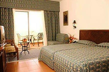 Domina King's Lake Hotel & Resort - Photo2