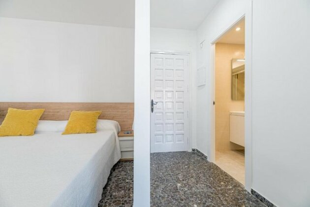 Moderno estudio con vistas al mar piscina y WIFI - Photo5