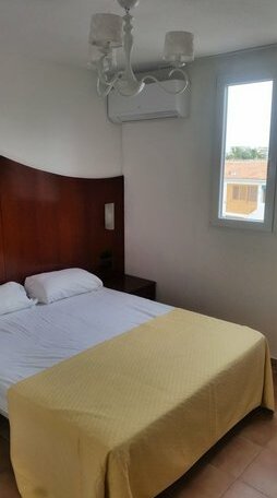Hostal Bahia Alicante - Photo2