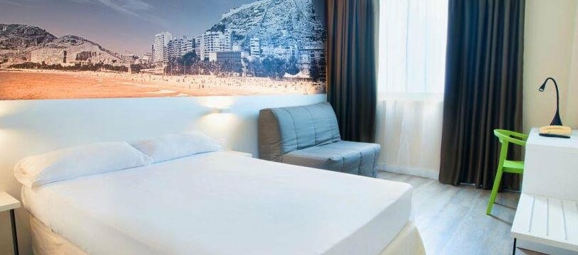Hotel B&B Alicante - Photo4