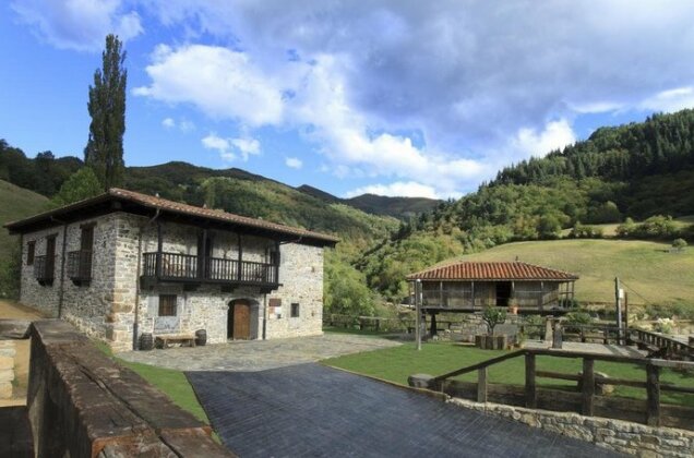 Casona de El Castaniu