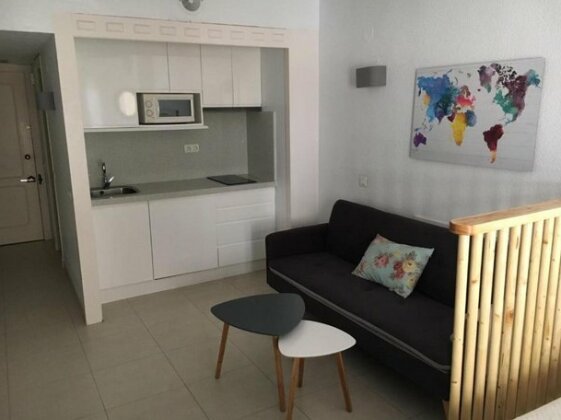 Nice Seafront Apartment - Photo2