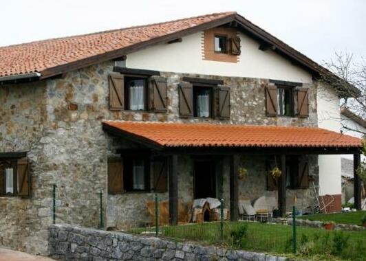 Casa Rural Altuena Amoroto