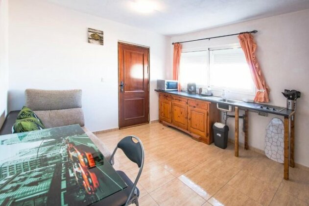 Lanzarote Vacation Apartment B Rent A Car - Photo2