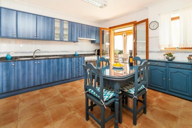 Villa with pool and sea views - Photo3