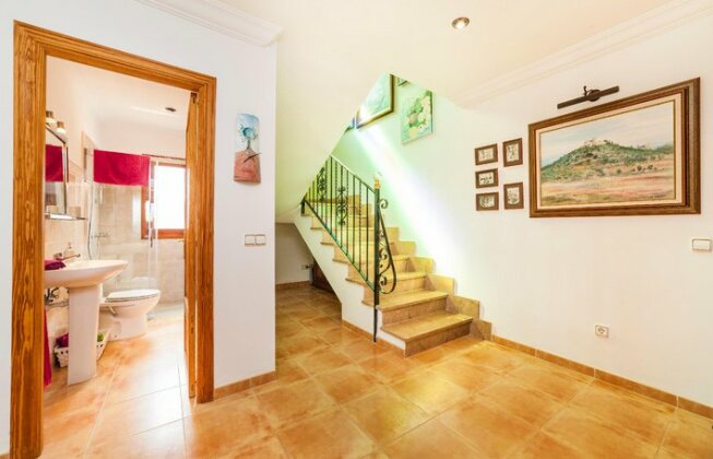 Villa with pool and sea views - Photo4