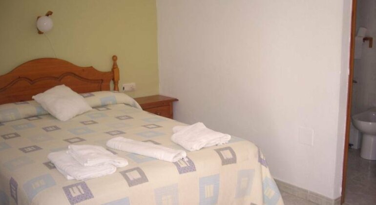 Hostal Mini Golf - Photo4