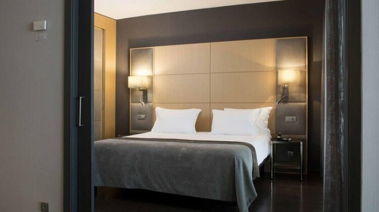 AC Hotel Victoria Suites A Marriott Luxury & Lifestyle Hotel - Photo4