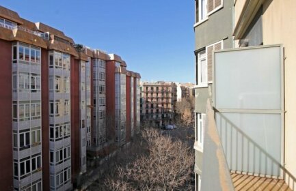 AinB Eixample-Entenca Apartments