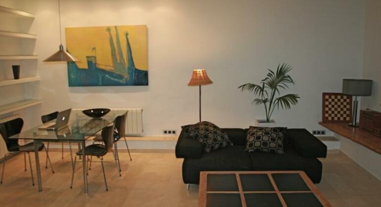 Apartamentos Roger de Flor - Photo2