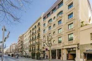 Barcelona Exclusive 1 Br Penthouse With Terrace Hoa 42144