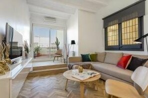 Barcelona Exclusive 1 Br Penthouse With Terrace Hoa 42144 - Photo3