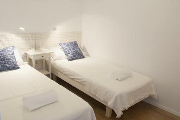 Bed and Beach Barcelona Guesthouse - Photo2