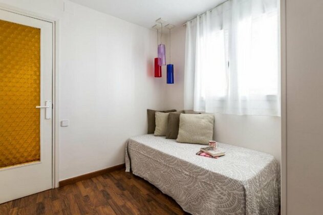 F02 Ultra Central 1 bedroom with FREE WIFI - Photo4