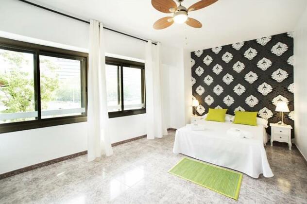 Fira Guest House - Photo2