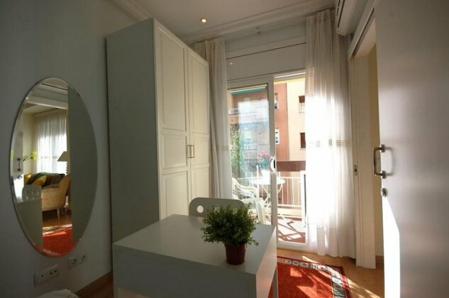 Lets Holidays Centric Apartment in Barcelona - Photo2