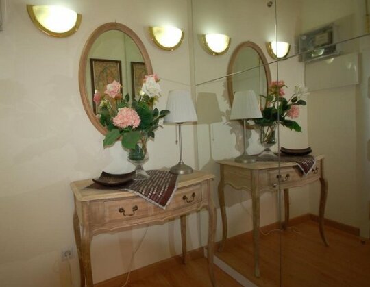 Lets Holidays Centric Apartment in Barcelona - Photo3