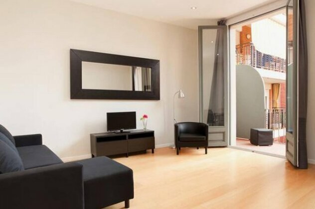 Modern Quiet Flat With A Large Balcony - Photo2