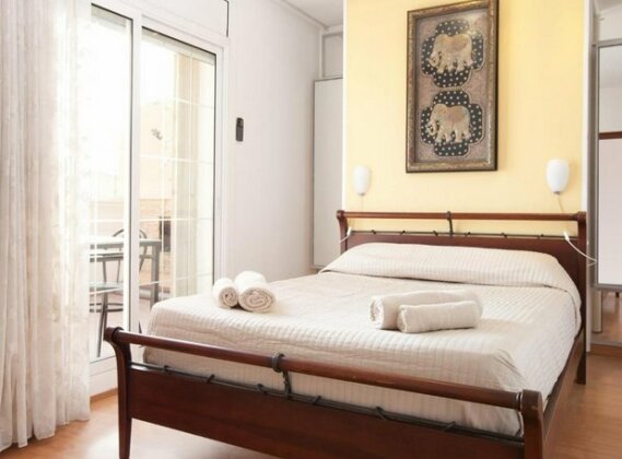 Penthouse with terrace in Rambla Catalunya -Centre