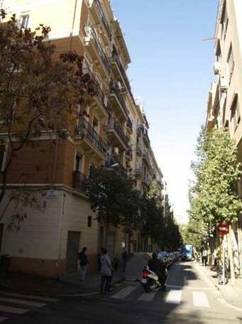 Poble Sec Budget Apt