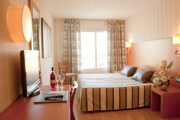 Ramblas Hotel - Photo2