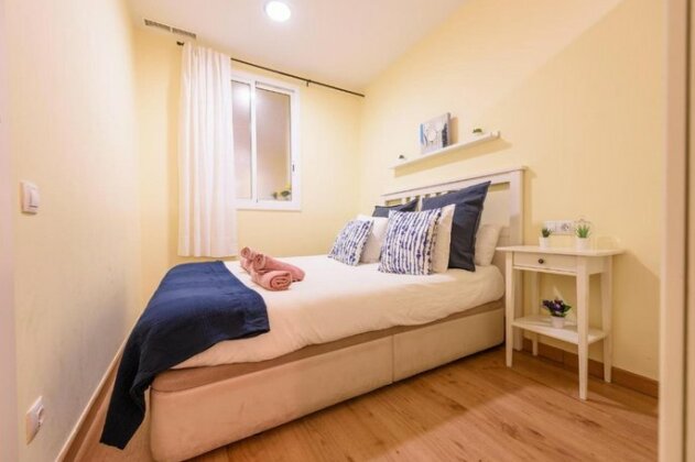 RamblasRentals Chic & Spacious Flat Family-Friendly 15M Ramblas - Parking - Wifi