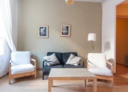 Rent a Flat in Barcelona Poble Sec - Photo2