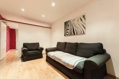 Rent a Flat in Barcelona Poble Sec - Photo3