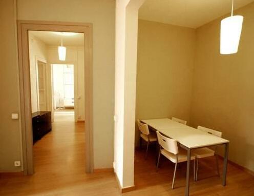 Rent a Flat in Barcelona Poble Sec - Photo4