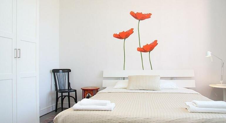 Rent4Days Ramblas Apartments