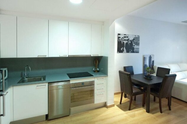Roger De Lluria Design Apartment - Photo3