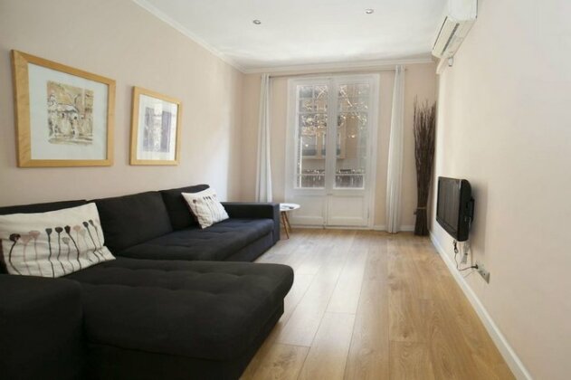 Sagrada Familia Apartments - Photo2