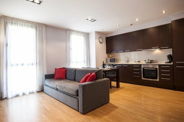 Short Stay Group Camp Nou Serviced Apartments - Photo2