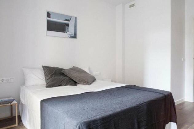 Stylish Modern Gracia Apartment 2A - Photo2