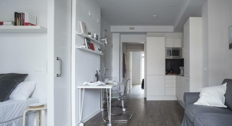 Stylish Modern Gracia Apartment 2B - Photo2
