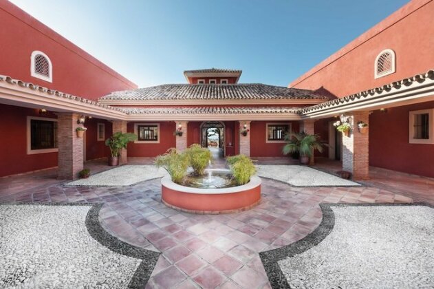 Colina del Paraiso by Checkin