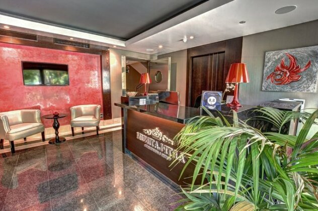ArtPlatinum Suites & Apartments - Photo4