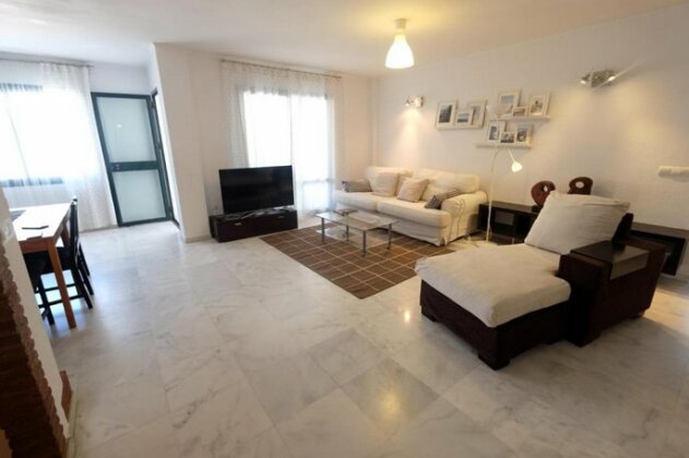 Spacious 3 bedrooms apartment within walking distance to the beach - Photo2