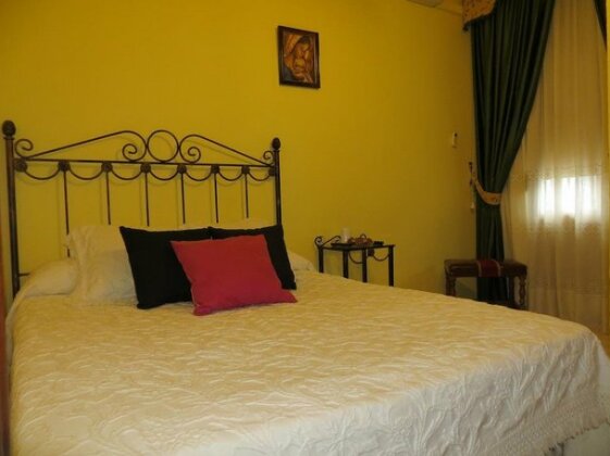 Hostal Restaurante Reina - Photo4
