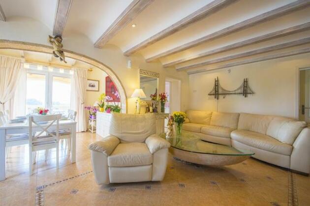 Siros - Photo3