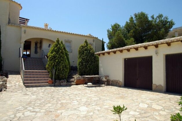 Photo 1